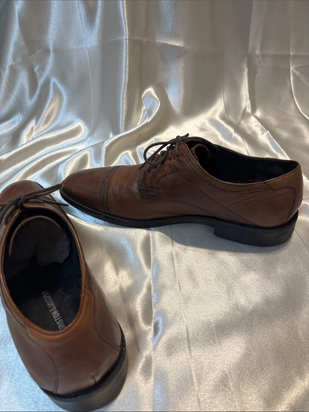 Johnston & Murphy Men's Brown Leather Cap-Toe Dress Shoes